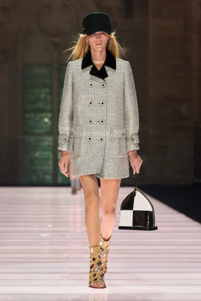 Look 29